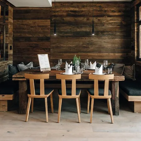 Tannenhaus Hotel 4*