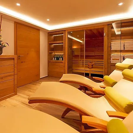 Tannenhaus מלון 4*