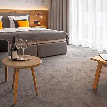 מלון Tannenhaus 4*