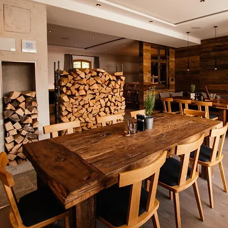 Tannenhaus Шёнек